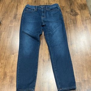 Aeropostal women/ junior jeans size 8 short.